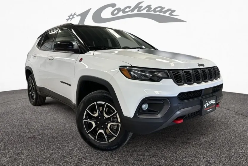 2024 Jeep Compass Trailhawk photo 1