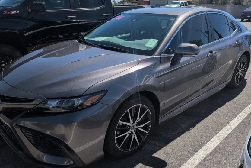 2023 Toyota Camry SE photo 1