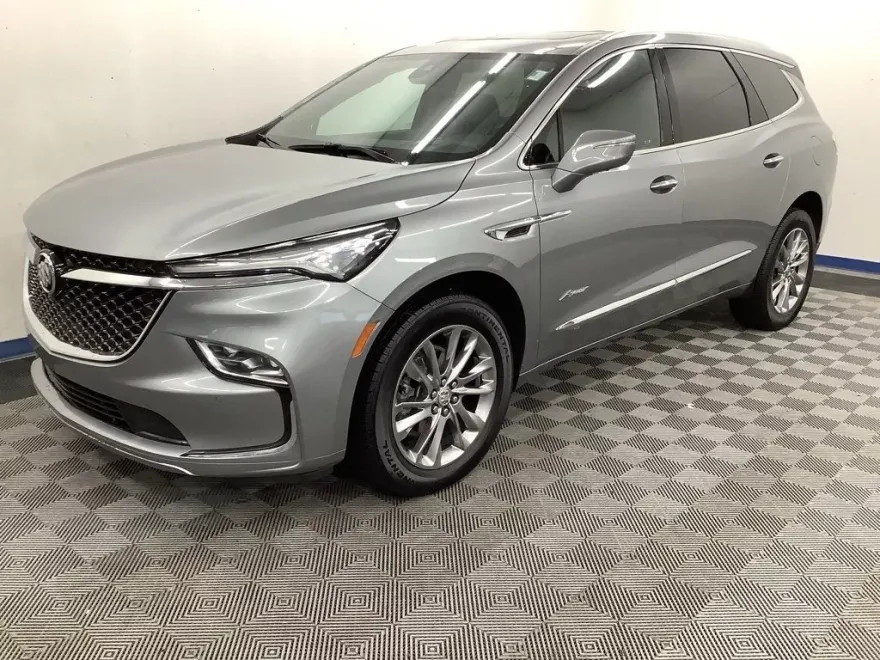 2023 Buick Enclave Avenir photo 1
