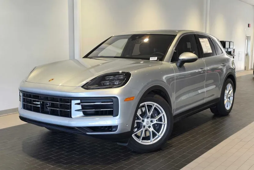 2024 Porsche Cayenne Base photo 1