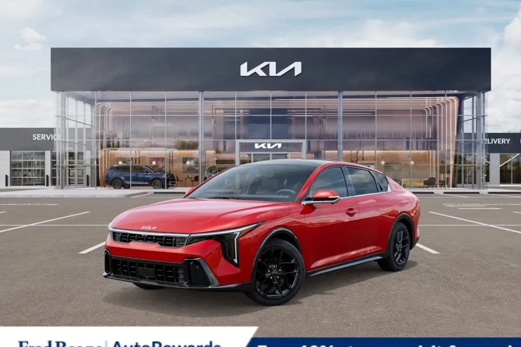 2025 Kia K4 GT-Line Turbo photo 1