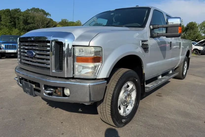 2010 Ford F-250 XLT photo 1