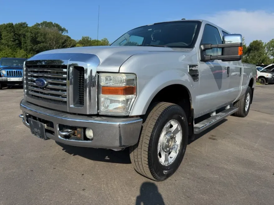 2010 Ford F-250 XLT photo 1