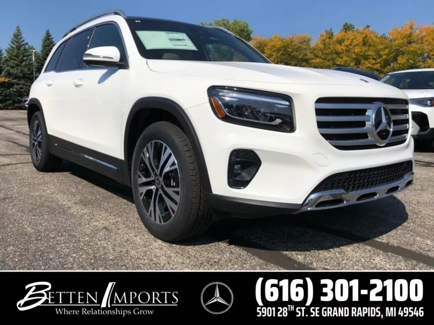 2026 Mercedes Benz GLB 250 4MATIC photo 1