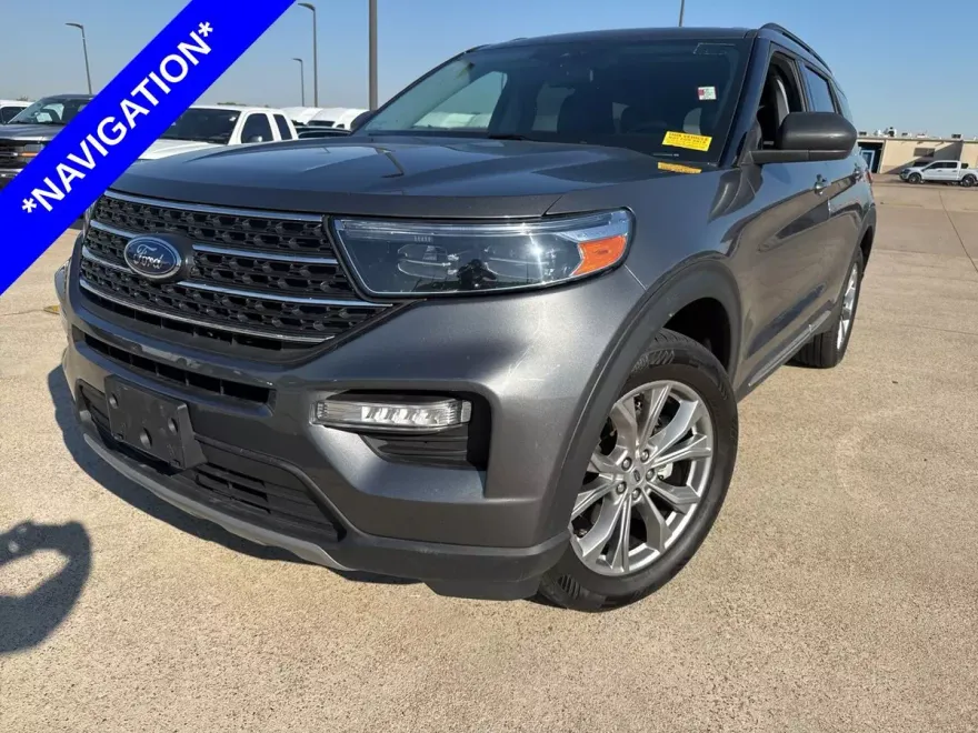 2022 Ford Explorer XLT photo 1