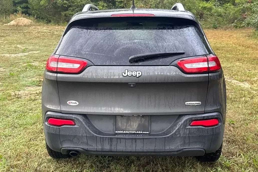 2017 Jeep Cherokee Latitude photo 1
