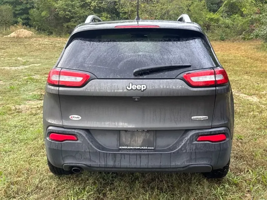 2017 Jeep Cherokee Latitude photo 1