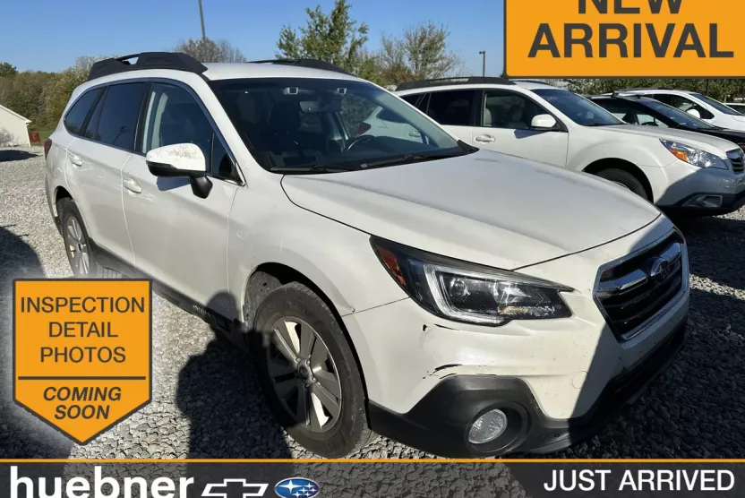 2019 Subaru Outback Premium photo 1