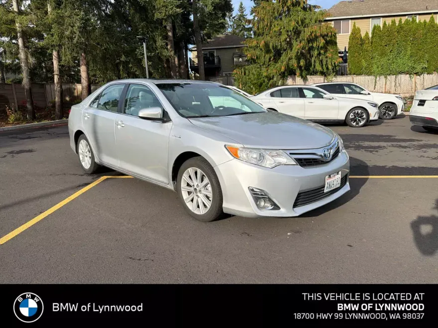 2013 Toyota Camry Hybrid LE photo 1