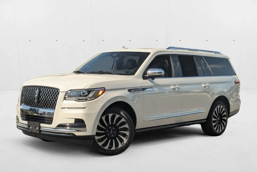 2024 Lincoln Navigator Black Label photo 1