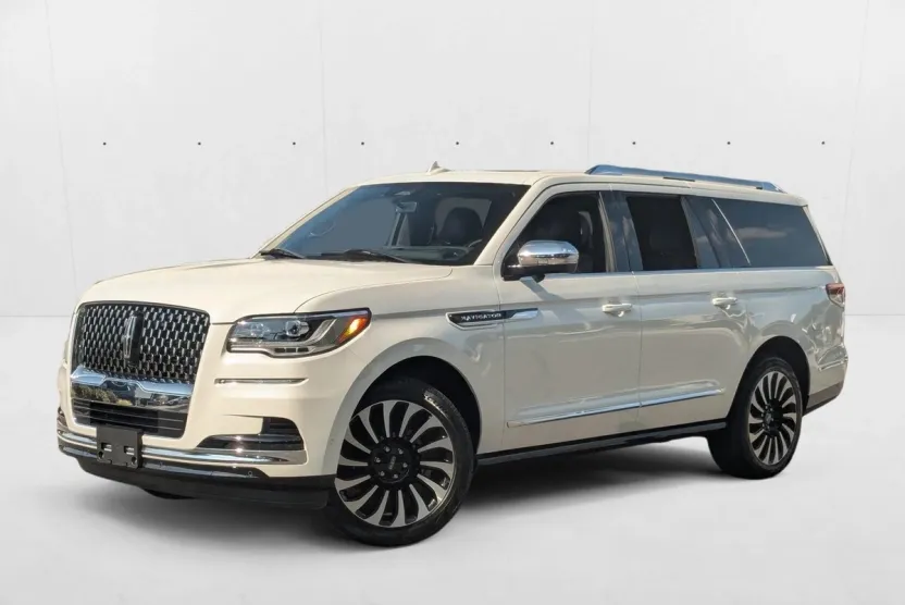 2024 Lincoln Navigator Black Label photo 1