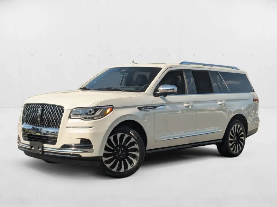 2024 Lincoln Navigator Black Label photo 1