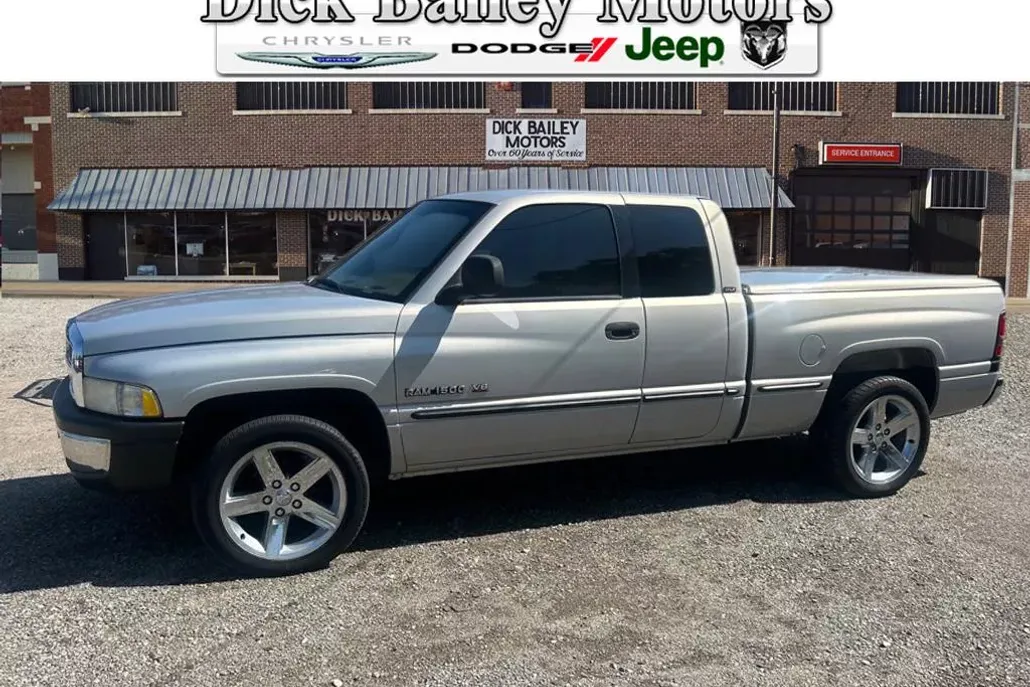 1999 Dodge Ram Laramie SLT photo 1