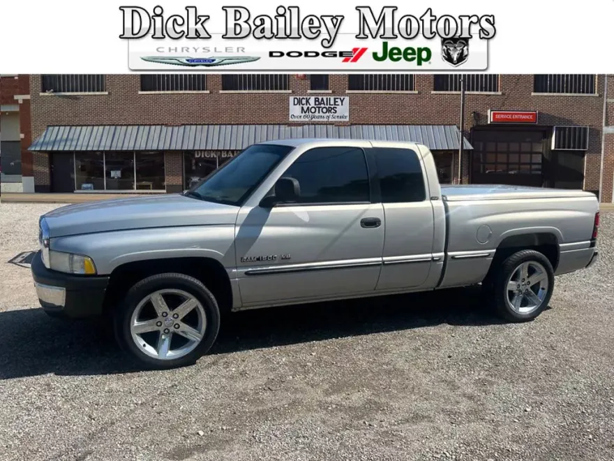 1999 Dodge Ram Laramie SLT photo 1