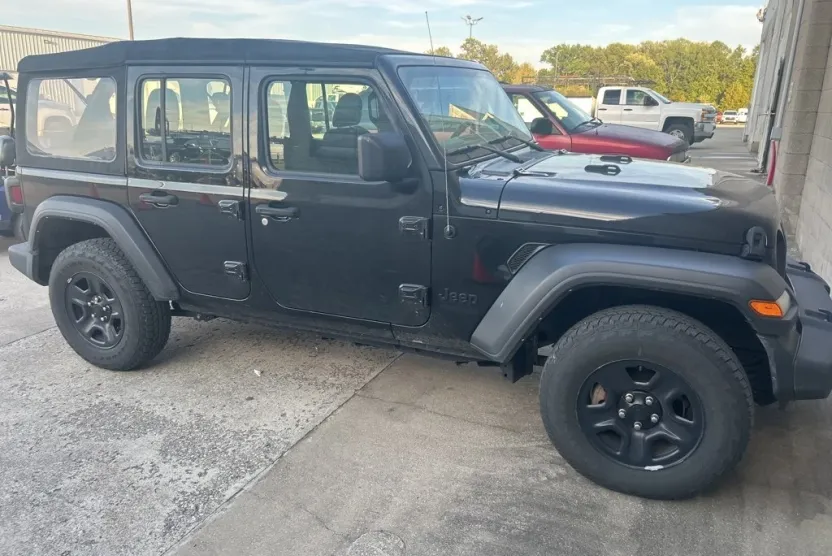 2022 Jeep Wrangler Unlimited Sport photo 1