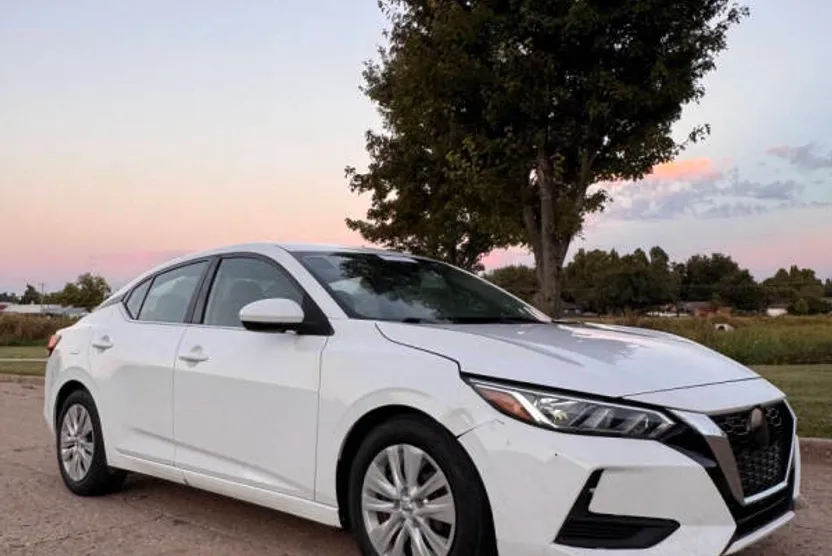 2022 Nissan Sentra S photo 1