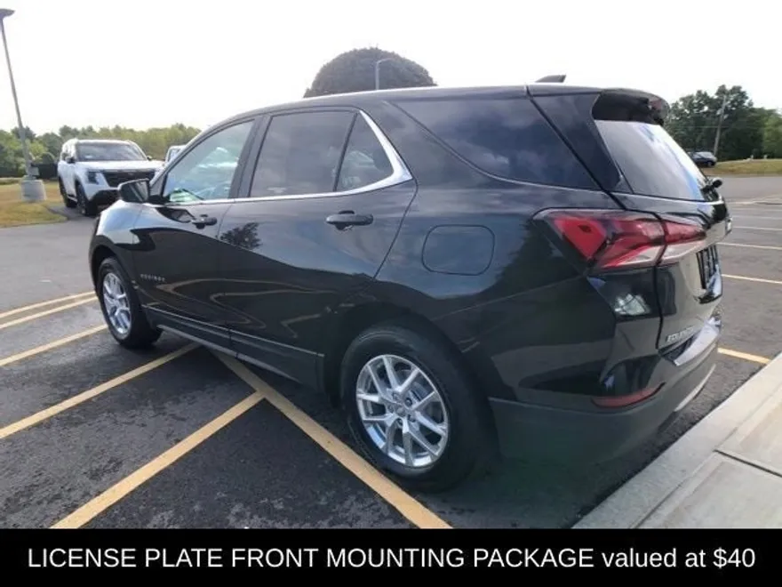 2022 Chevrolet Equinox LT photo 1