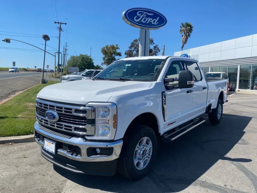2025 Ford F-350 photo 1