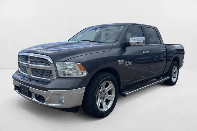 2017 Ram 1500 SLT photo 1