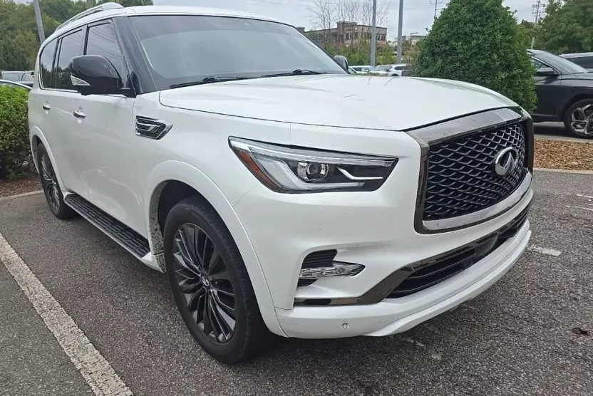 2021 Infiniti QX80 Luxe photo 1