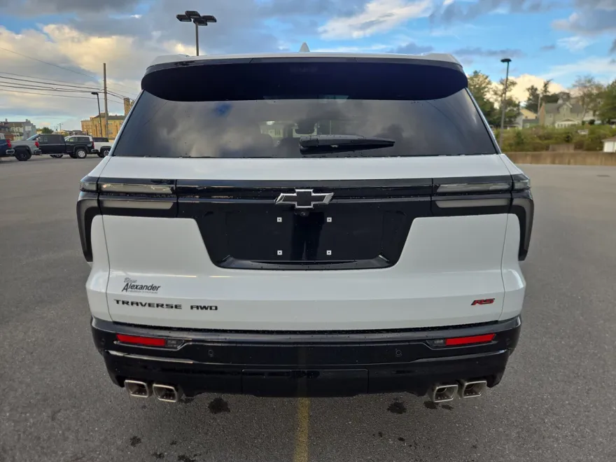 2026 Chevrolet Traverse RS photo 1
