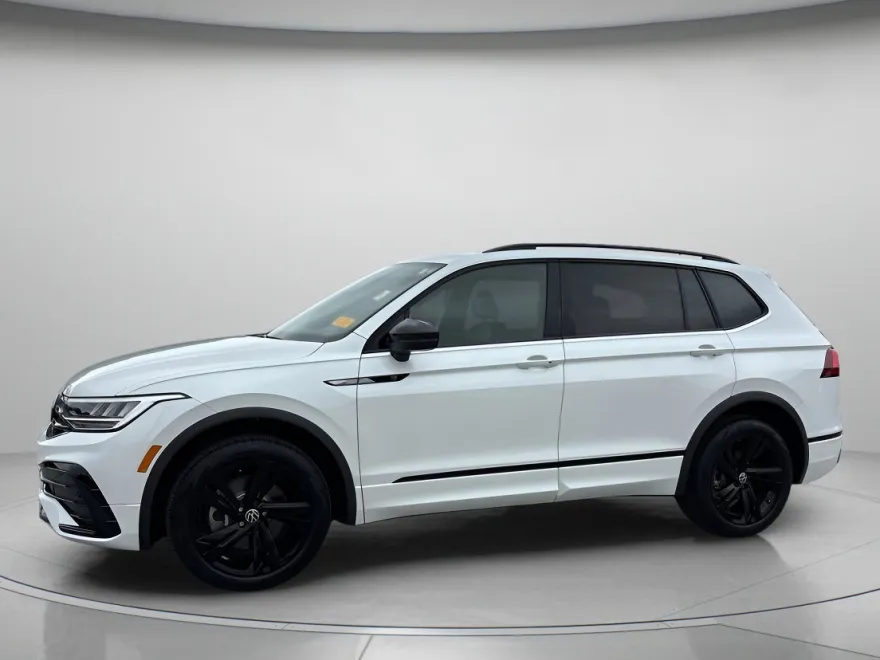 2023 Volkswagen Tiguan SE R-Line Black photo 1
