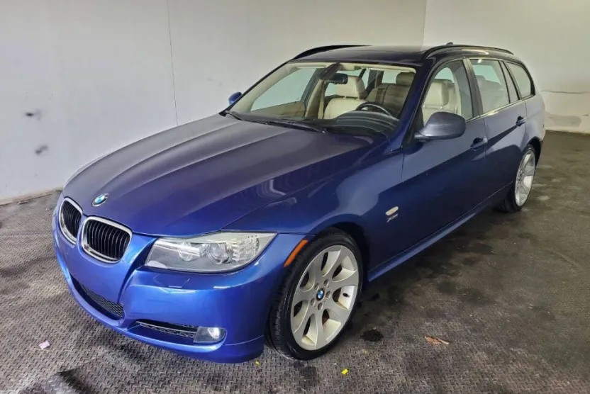 2011 Bmw 328i xDrive Sports Wagon photo 1