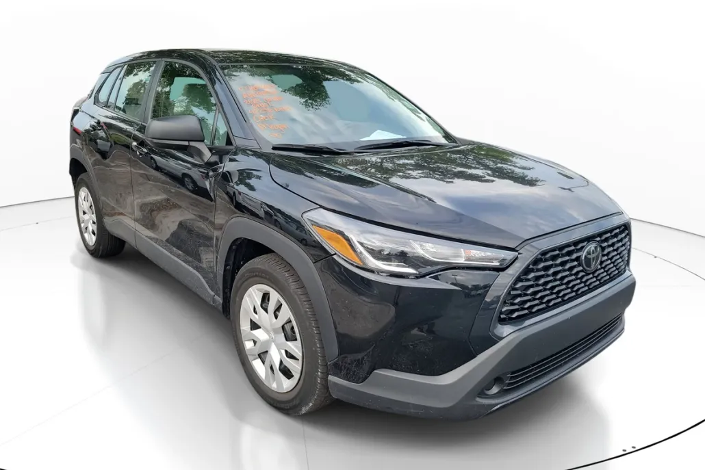 2024 Toyota Corolla Cross L photo 1