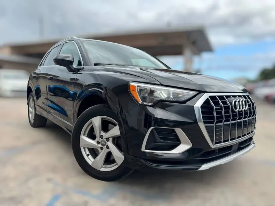 2020 Audi Q3 Premium photo 1