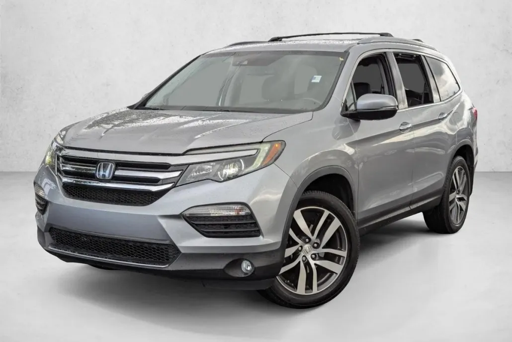 2017 Honda Pilot Elite photo 1