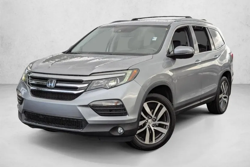 2017 Honda Pilot Elite photo 1