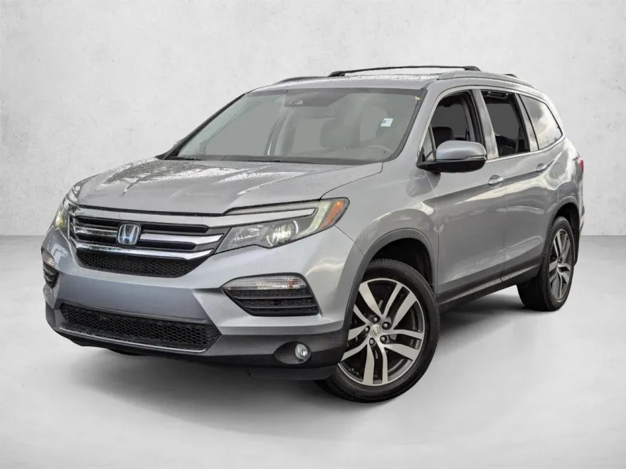 2017 Honda Pilot Elite photo 1