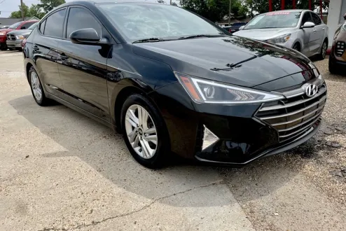 2020 Hyundai Elantra photo 3