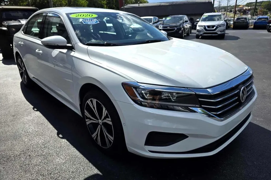 2020 Volkswagen Passat 2.0T SEL photo 1