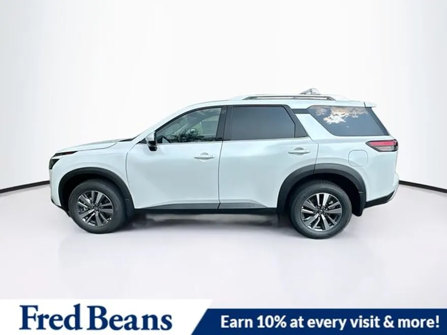 2025 Nissan Pathfinder SL photo 1
