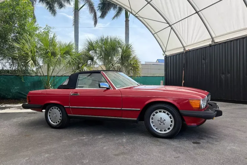 1986 Mercedes Benz 560 photo 1