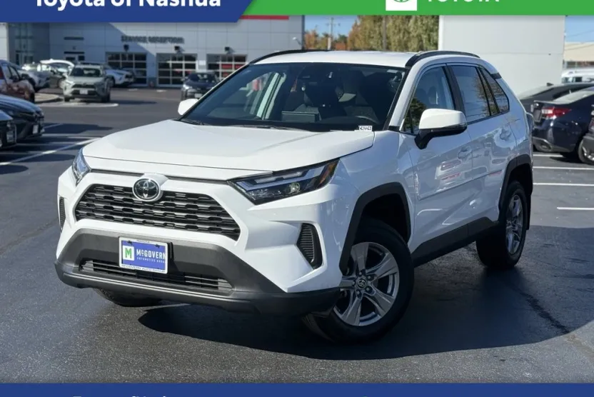 2024 Toyota RAV4 XLE photo 1