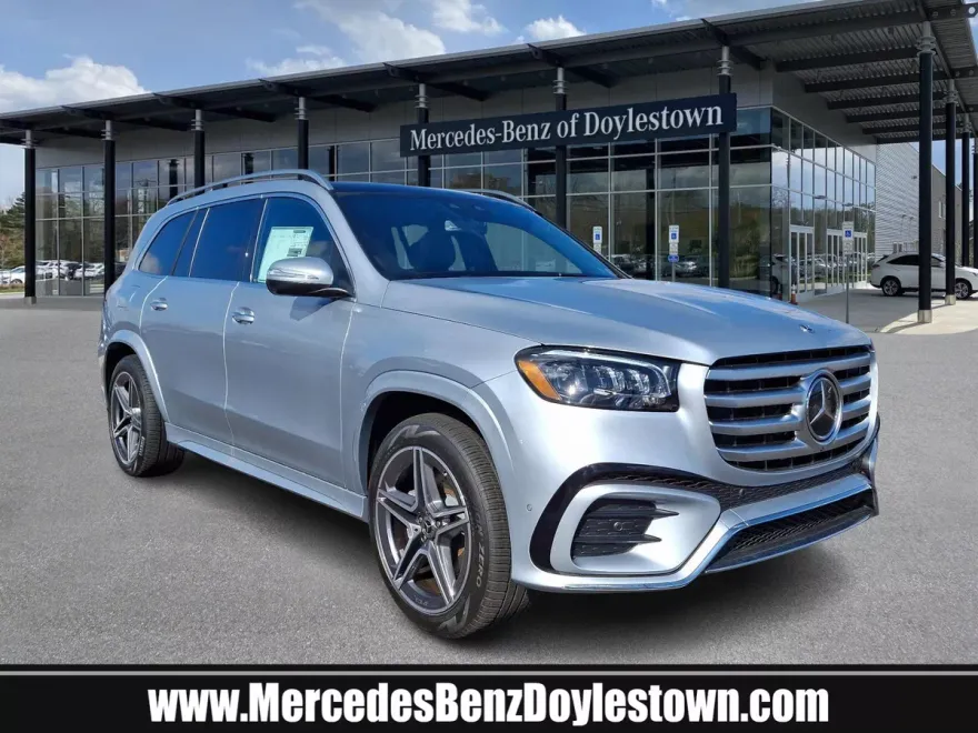 2025 Mercedes Benz GLS 450 4MATIC photo 1