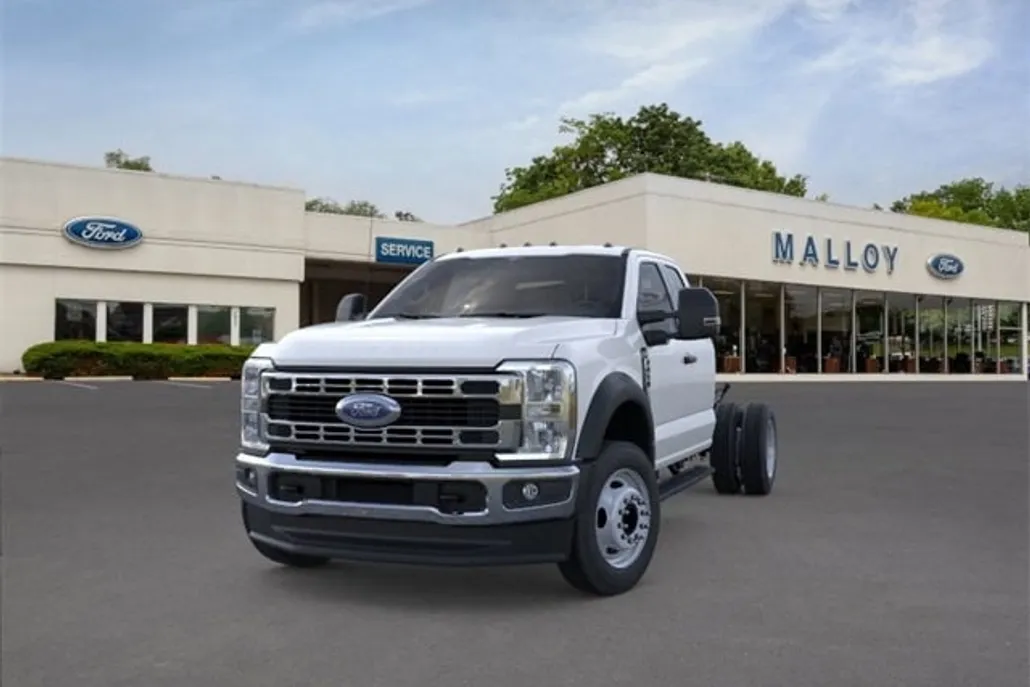 2025 Ford F-450 photo 1