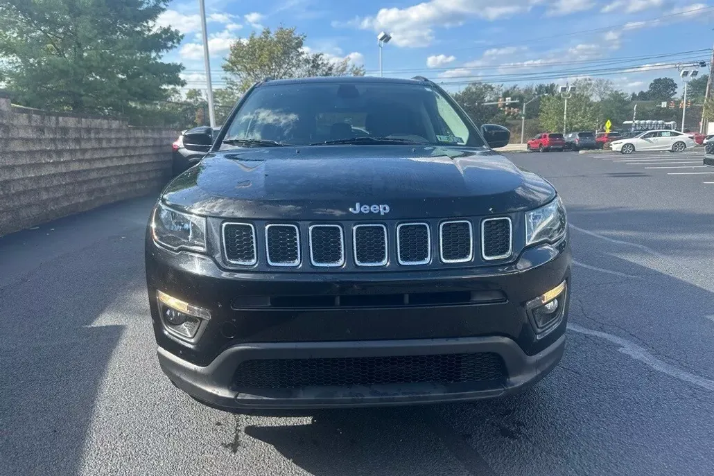 2019 Jeep Compass Latitude photo 1