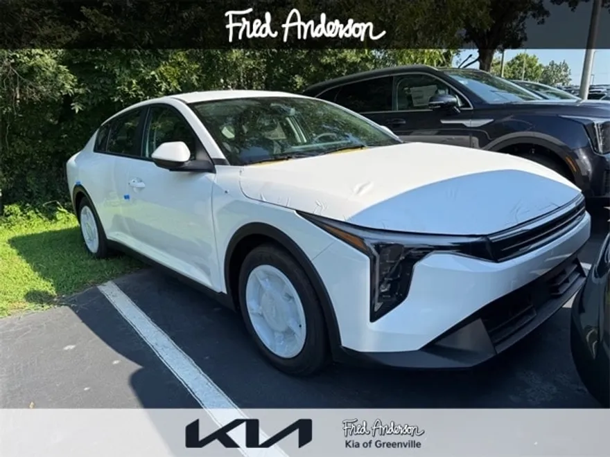 2025 Kia K4 LX photo 1