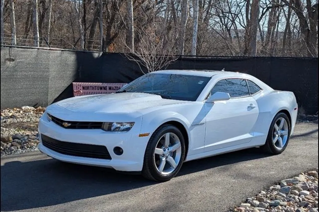 2015 Chevrolet Camaro 2LT photo 1