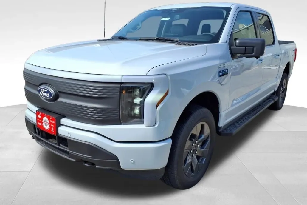 2025 Ford F-150 Lightning photo 1