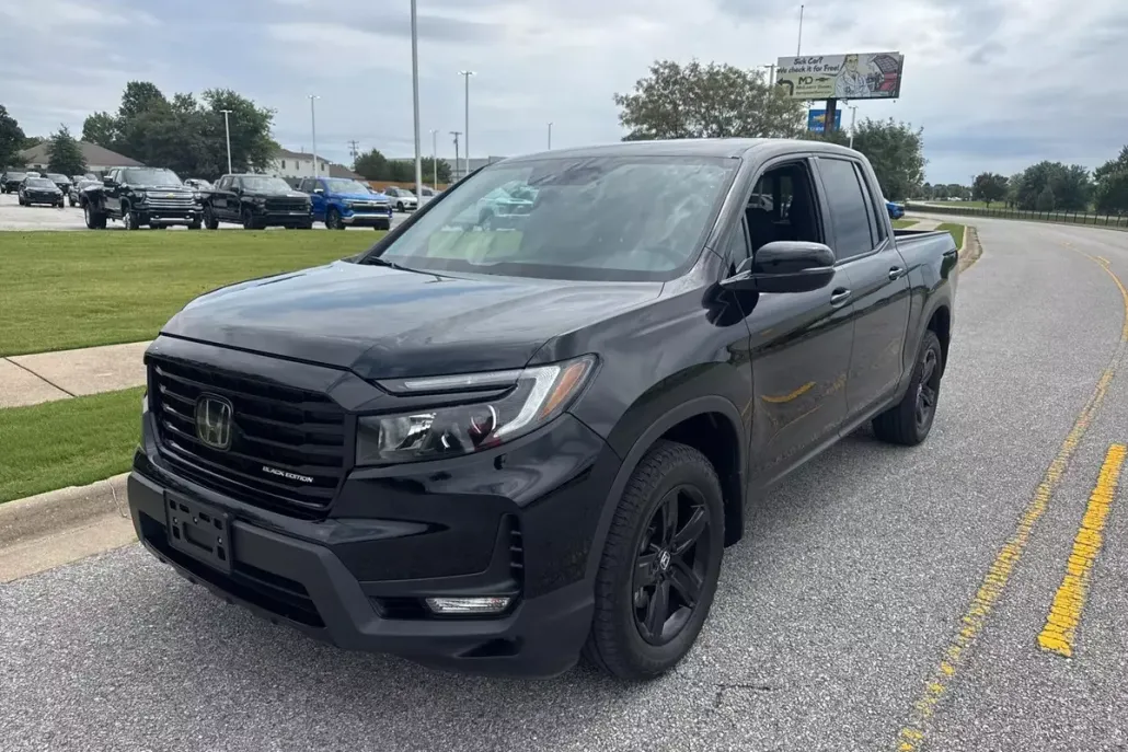 2023 Honda Ridgeline Black Edition photo 1
