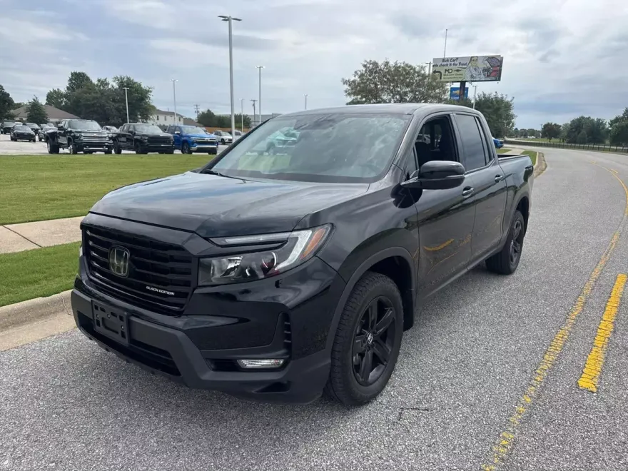 2023 Honda Ridgeline Black Edition photo 1