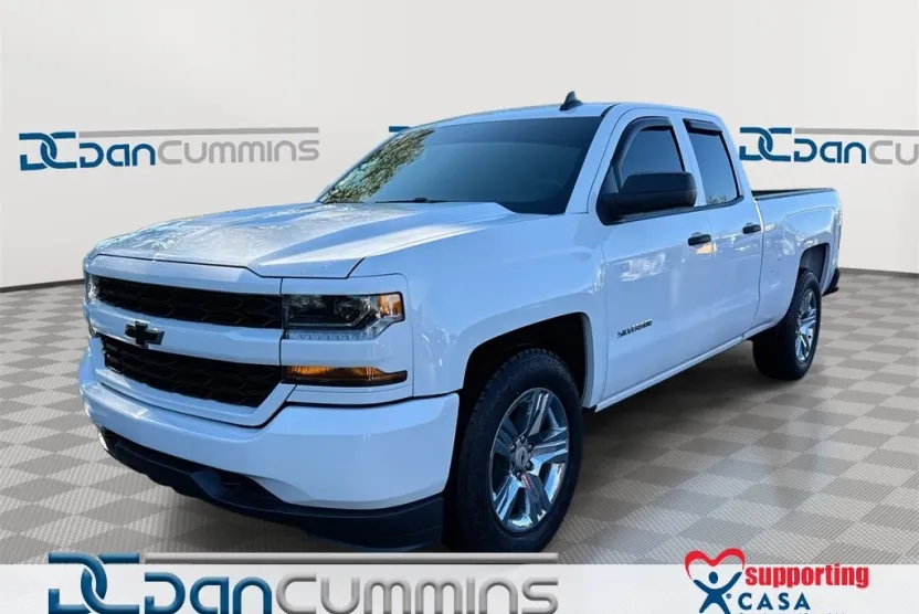 2018 Chevrolet Silverado 1500 Custom photo 1