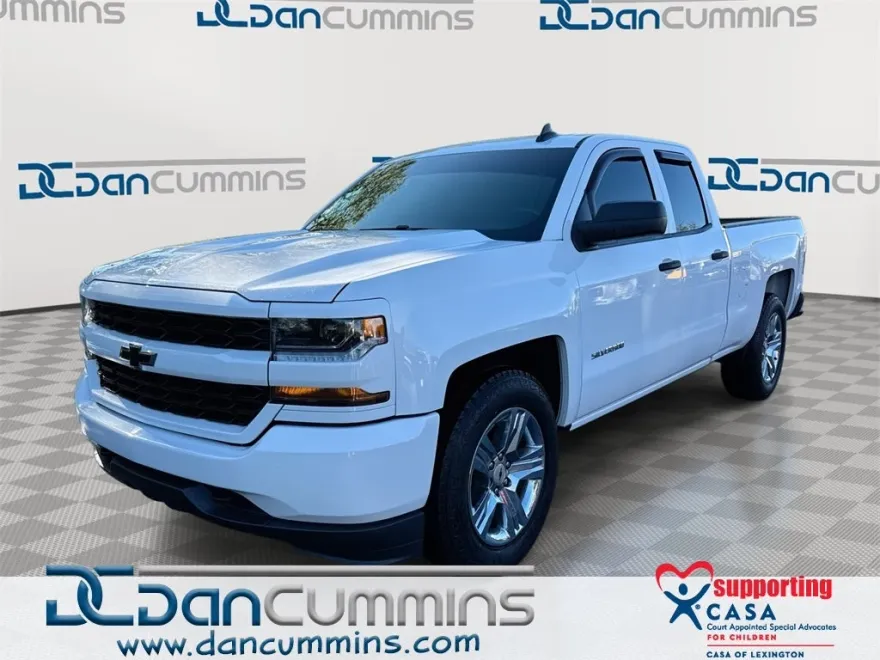 2018 Chevrolet Silverado 1500 Custom photo 1