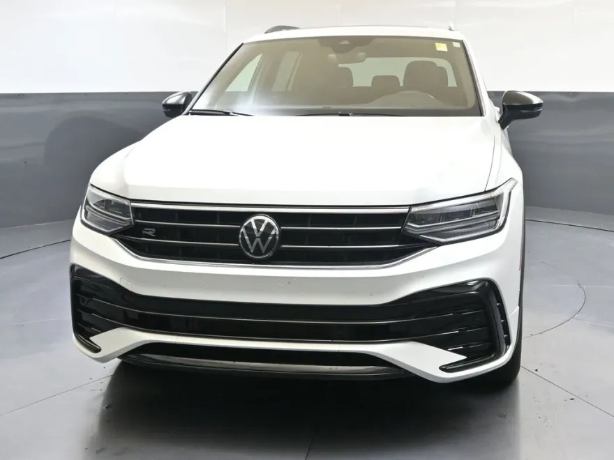 2024 Volkswagen Tiguan SE R-Line Black photo 1