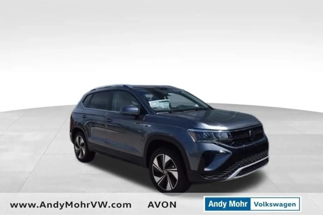 2024 Volkswagen Taos SE photo 1