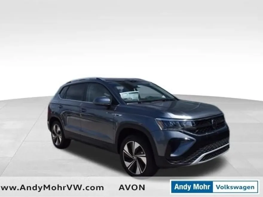2024 Volkswagen Taos SE photo 1